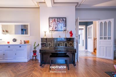 Maison bourgeoise - 235 m² - 9 pièces