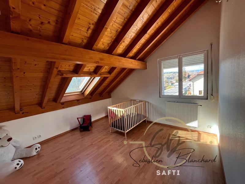 Maison - 222 m² - 9 pièces