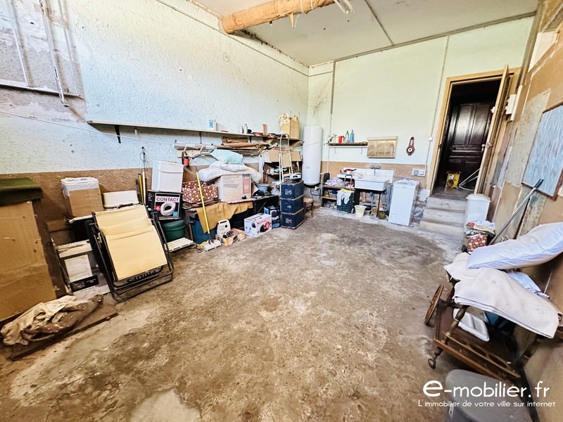 Maison - 220 m² - 8 pièces