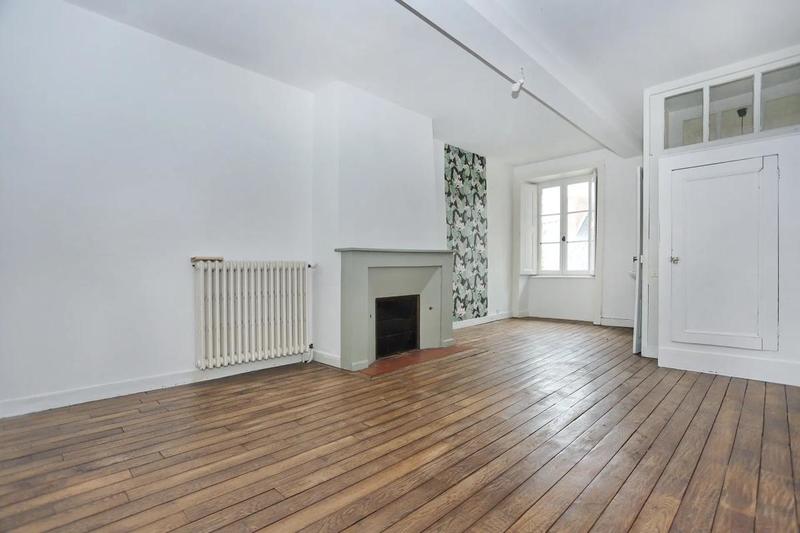 Demeure - 225 m² - 8 pièces