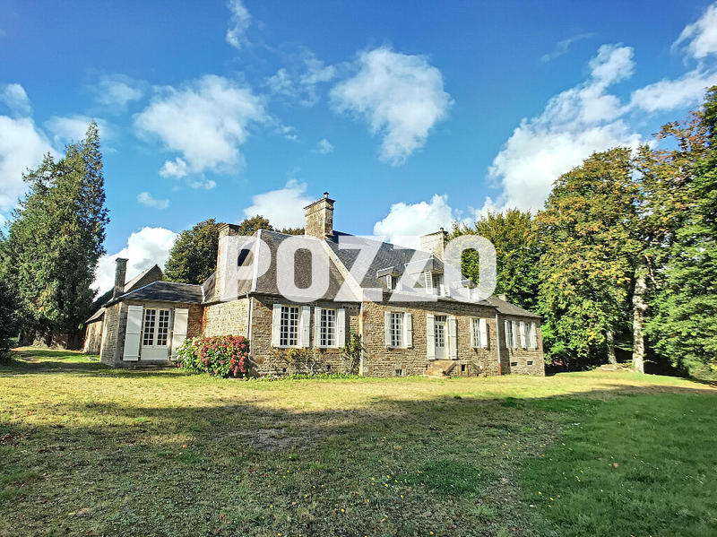 Maison - 334 m² - 7 pièces