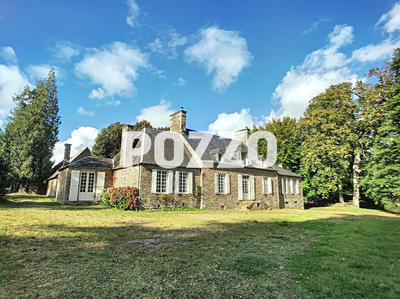 Maison - 334 m² - 7 pièces