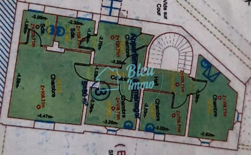 Appartement - 80 m² - 5 pièces