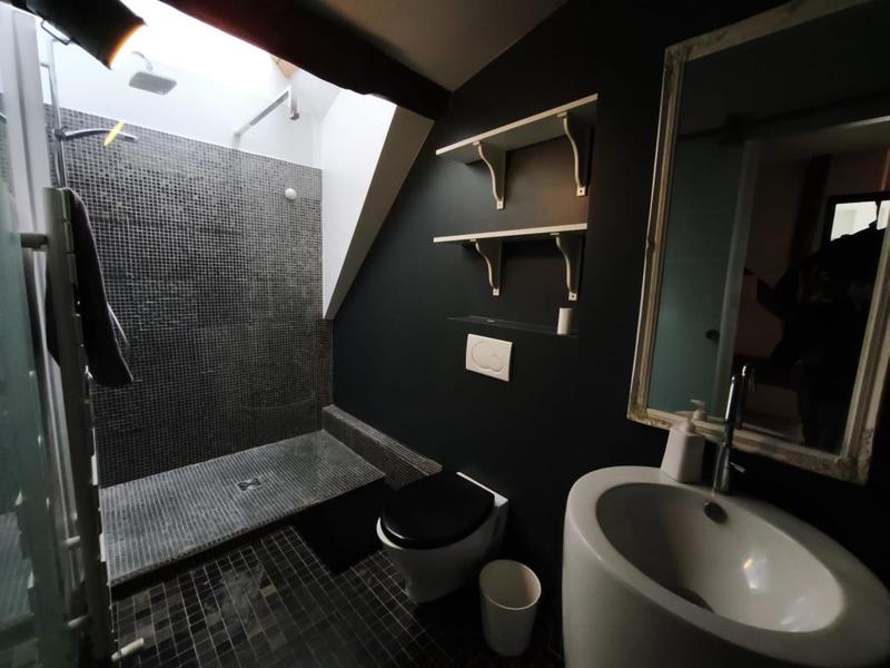 Pavillon - 240 m² - 8 pièces