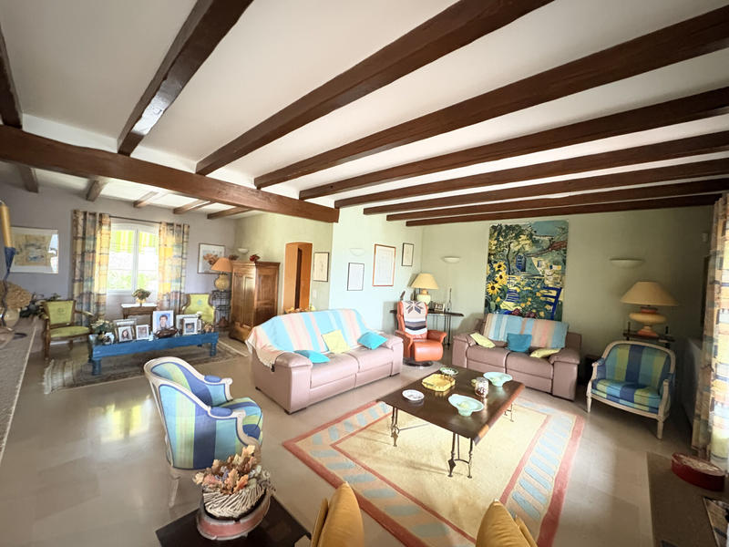 Villa - 311 m² - 11 pièces