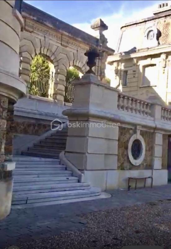 Demeure - 789 m² - 10 pièces