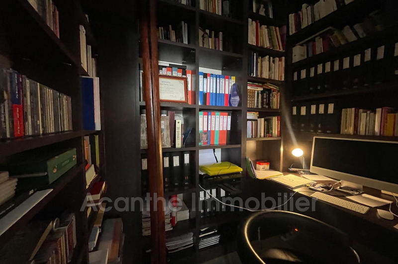 Appartement - 196 m² - 6 pièces