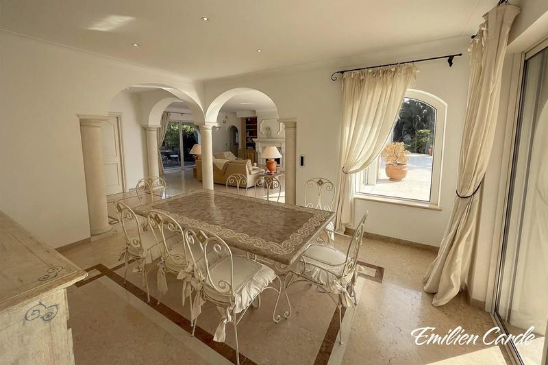 Villa - 167 m² - 6 pièces