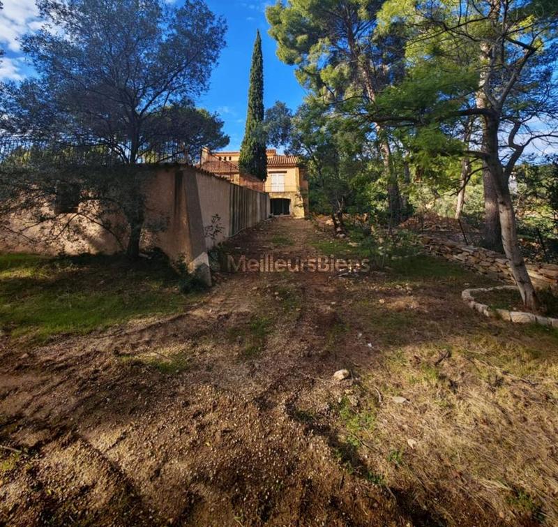 Propriété - 200 m² - 10 pièces