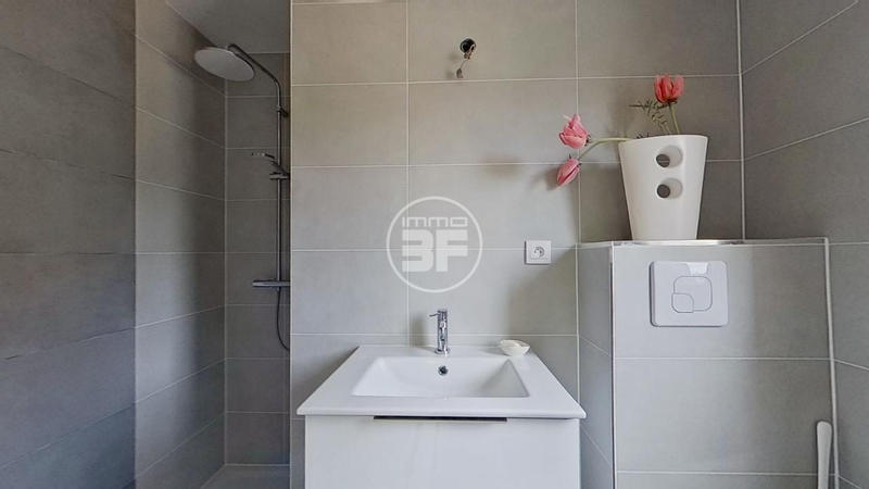 Maison - 196 m² - 7 pièces