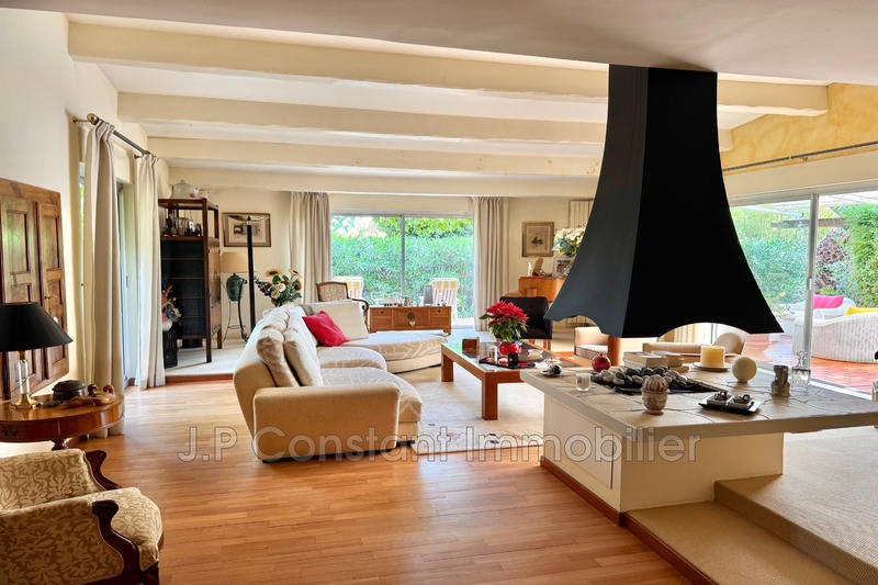 Villa - 260 m² - 6 pièces