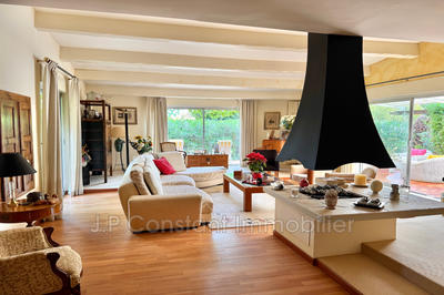 Villa - 260 m² - 6 pièces