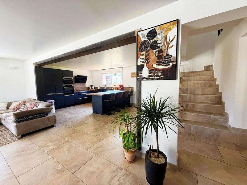 Villa - 194 m² - 9 pièces