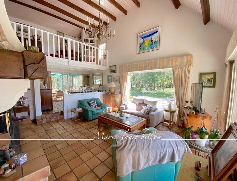 Maison - 200 m² - 6 pièces