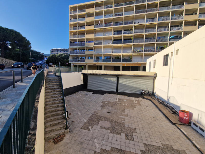 Local commercial - 496 m²