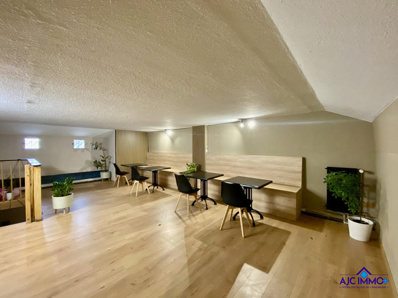 Fonds de commerce - Hôtellerie / Restauration - 77 m²