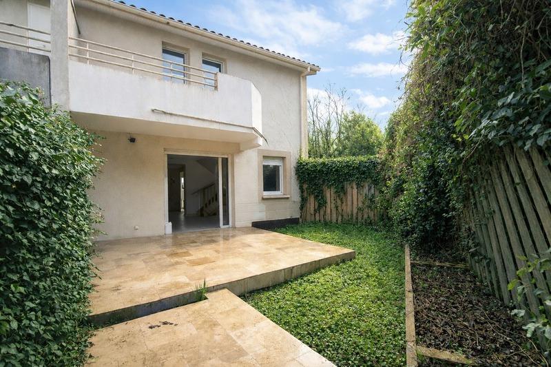 Maison - 96 m² - 5 pièces
