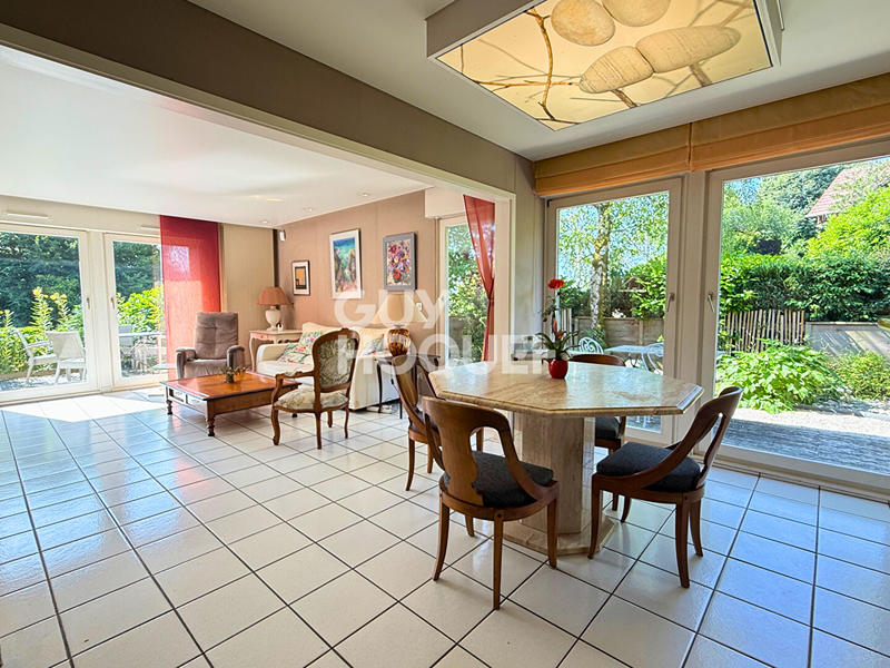 Maison - 163 m² - 6 pièces