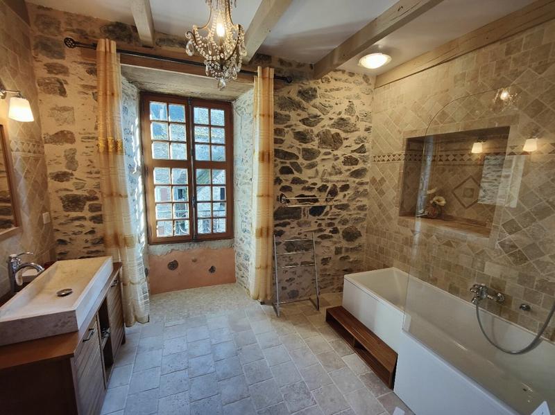 Maison de maîtres - 375 m² - 14 pièces