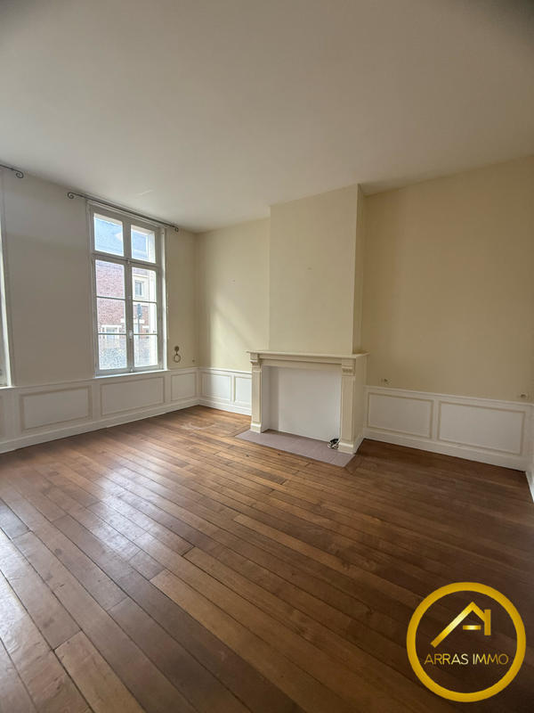 Maison - 209 m² - 9 pièces