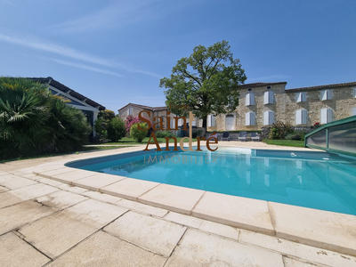 Maison - 294 m² - 8 pièces