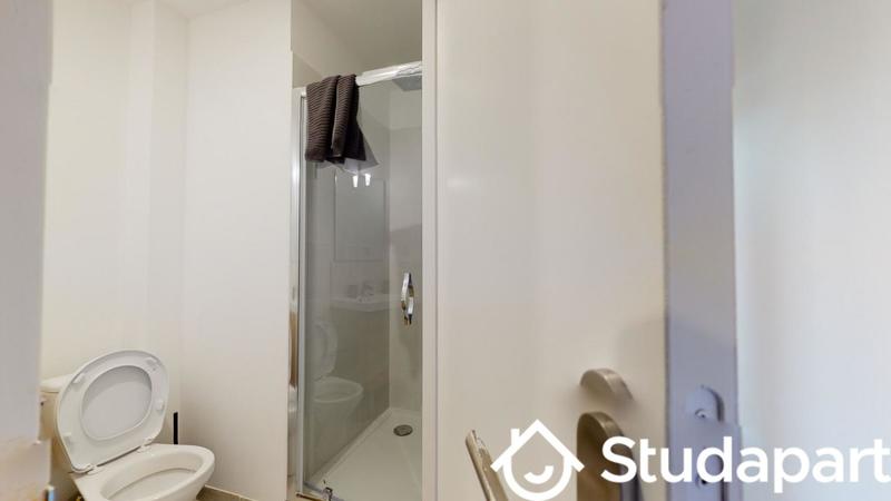 Chambre - 14 m² - 1 pièce