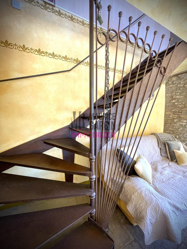 Maison - 415 m² - 14 pièces