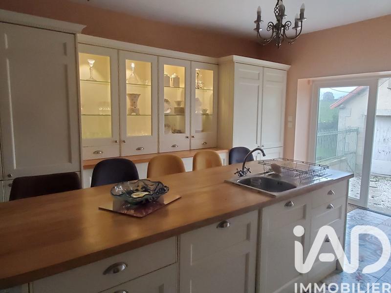 Maison - 220 m² - 6 pièces