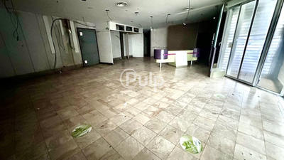 Local commercial - 469 m² - 7 pièces