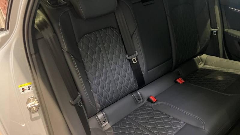 Audi A6 Avant 50 TFSIe 299 ch s tronic 7 Quattro s line