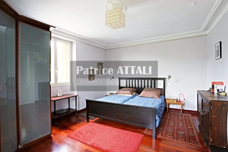 Maison - 420 m² - 12 pièces