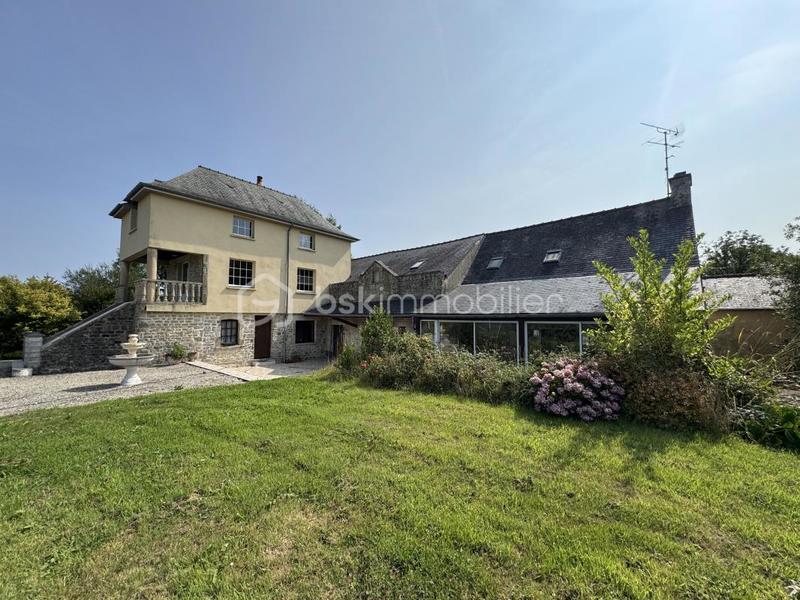 Maison - 295 m² - 12 pièces