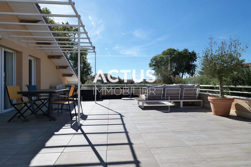 Appartement - 102 m² - 4 pièces