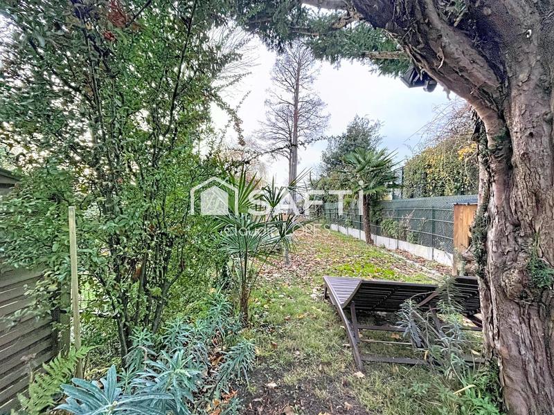 Maison - 242 m² - 10 pièces