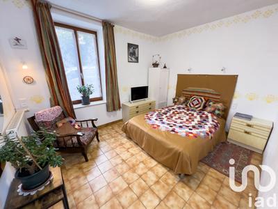 Maison - 229 m² - 8 pièces