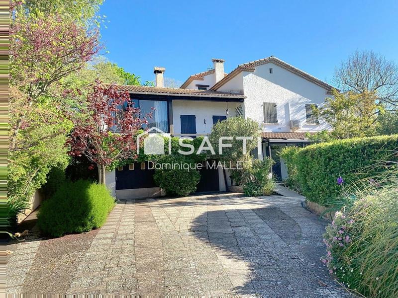 Maison - 190 m² - 8 pièces