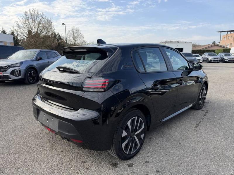 Peugeot 208 II 100 ch Style / Pack Navigation Peinture Noir Perla Nera 18 728 Km