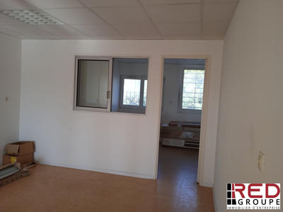 Bureau - 67 m² - 2 pièces