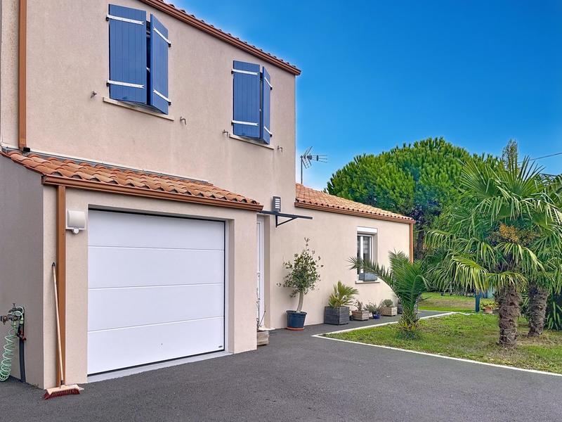 Maison - 110 m² - 4 pièces