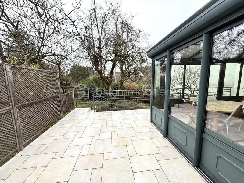 Pavillon - 104 m² - 6 pièces