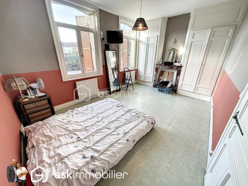 Maison - 212 m² - 7 pièces