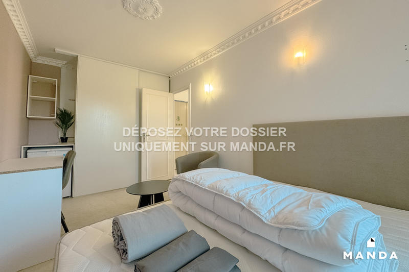 Chambre - 25 m² - 6 pièces