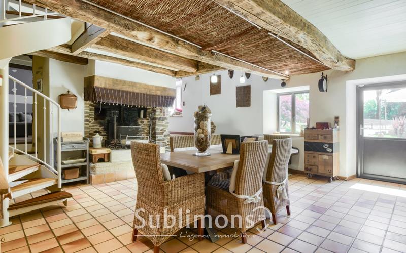 Maison - 263 m² - 8 pièces