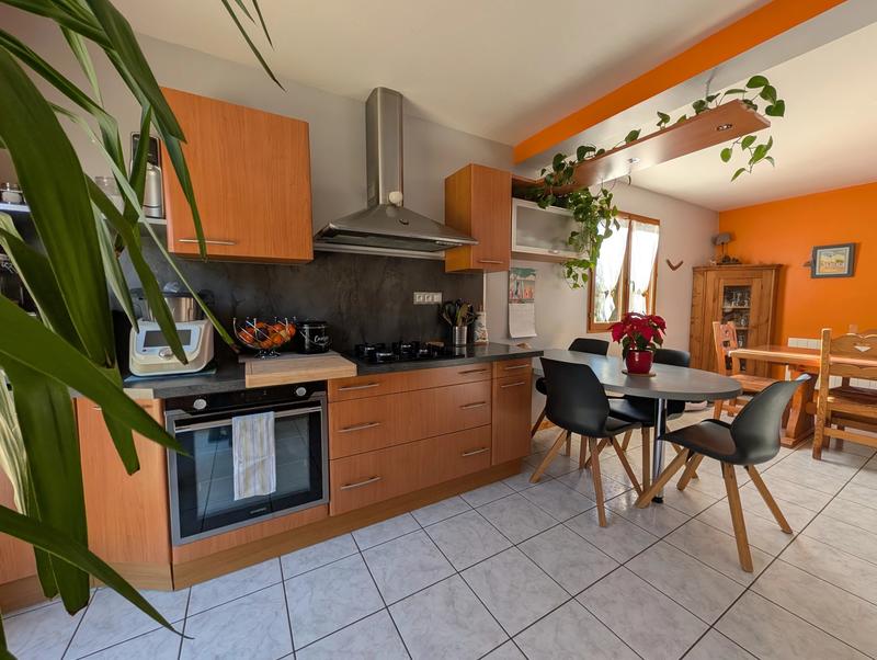 Maison - 93 m² - 4 pièces