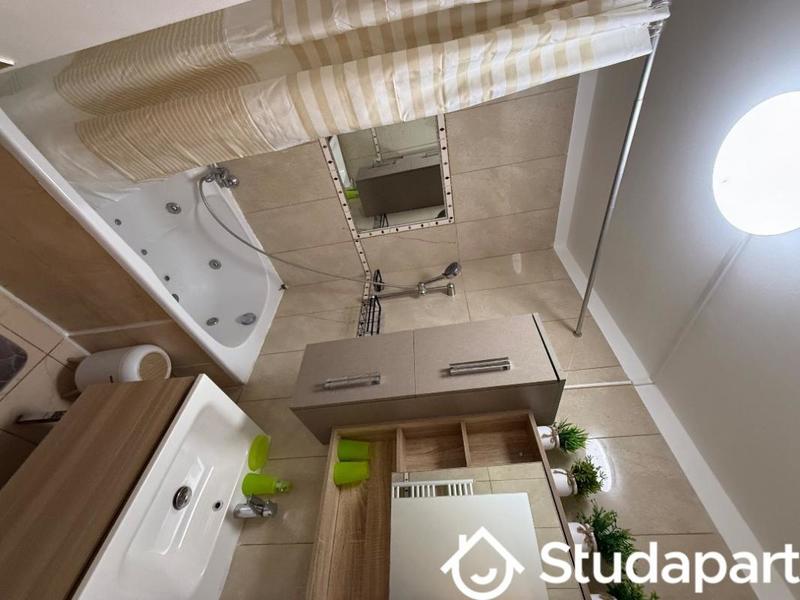 Appartement - 79 m² - 5 pièces