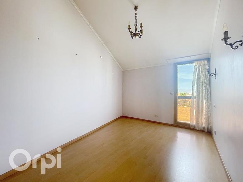 Appartement - 96 m² - 4 pièces