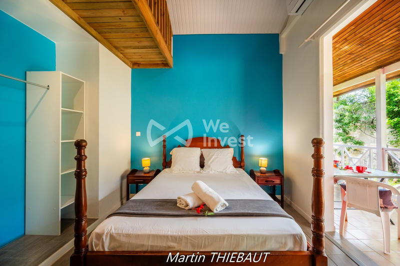 Maison - 270 m² - 13 pièces