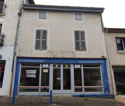 Maison - 210 m² - 6 pièces