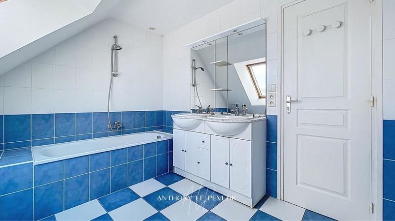 Maison - 100 m² - 6 pièces