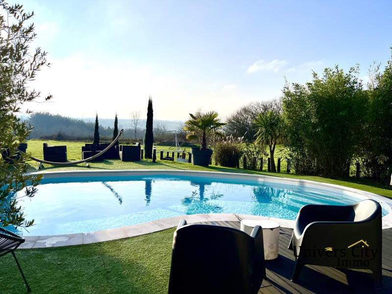 Maison traditionnelle - 98 m² - 5 pièces